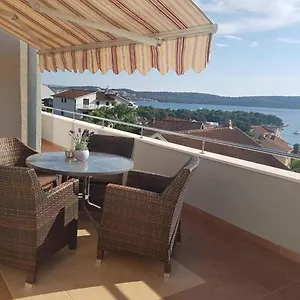 Javi - Free Private Parking Apartament Trogir